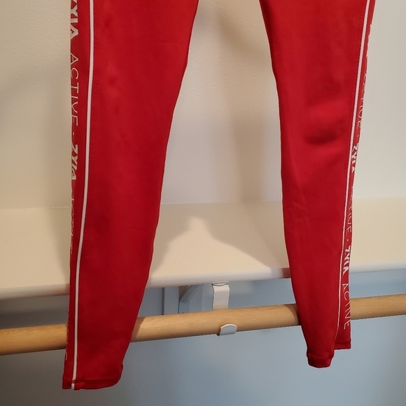 Zyia Active Light N Tight Red High Rise Graphic Logo Striped Tight Leggings - Picture 9 of 11